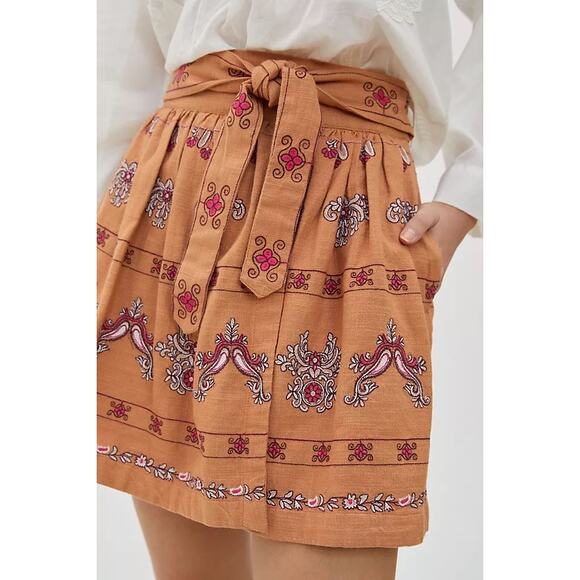 NWT ANTHROPOLOGIE Meghan Embroidered Mini Skirt Sz. 4 - Picture 2 of 6